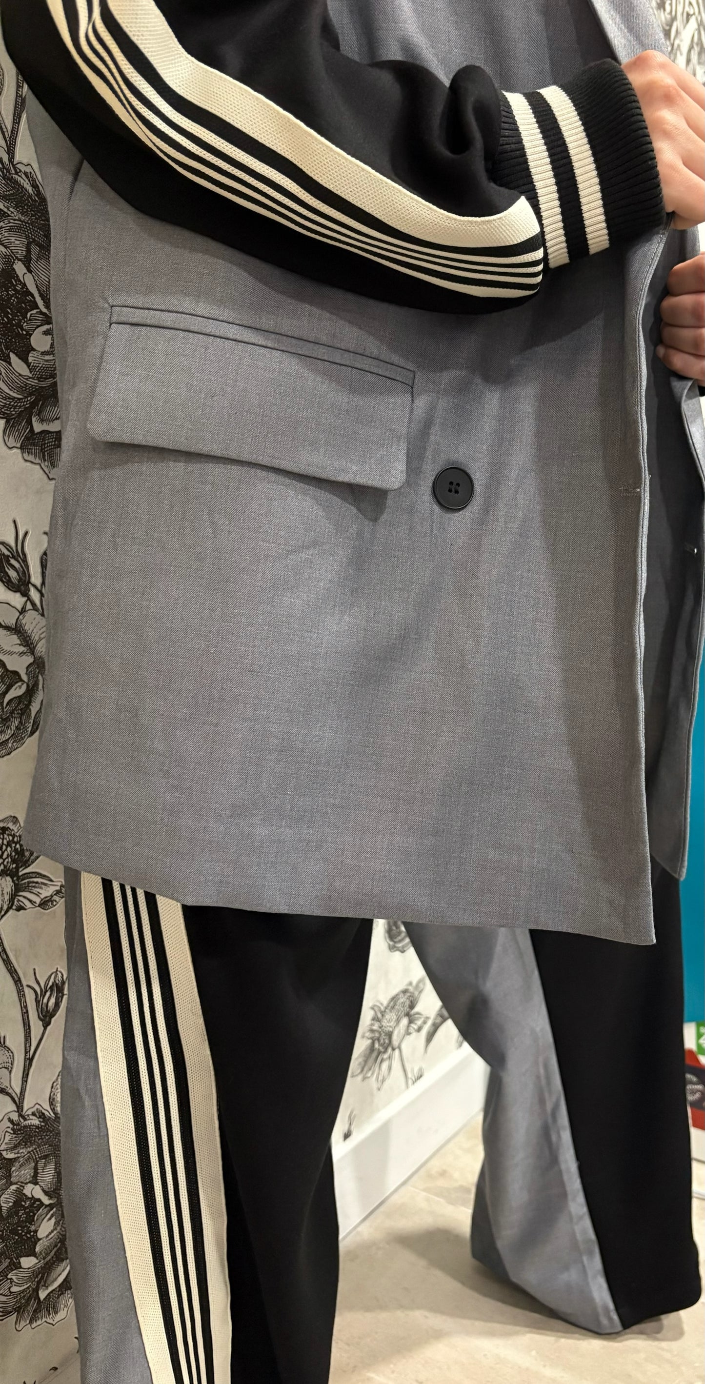 Ensemble blazer épaulé et pantalon jogging chic