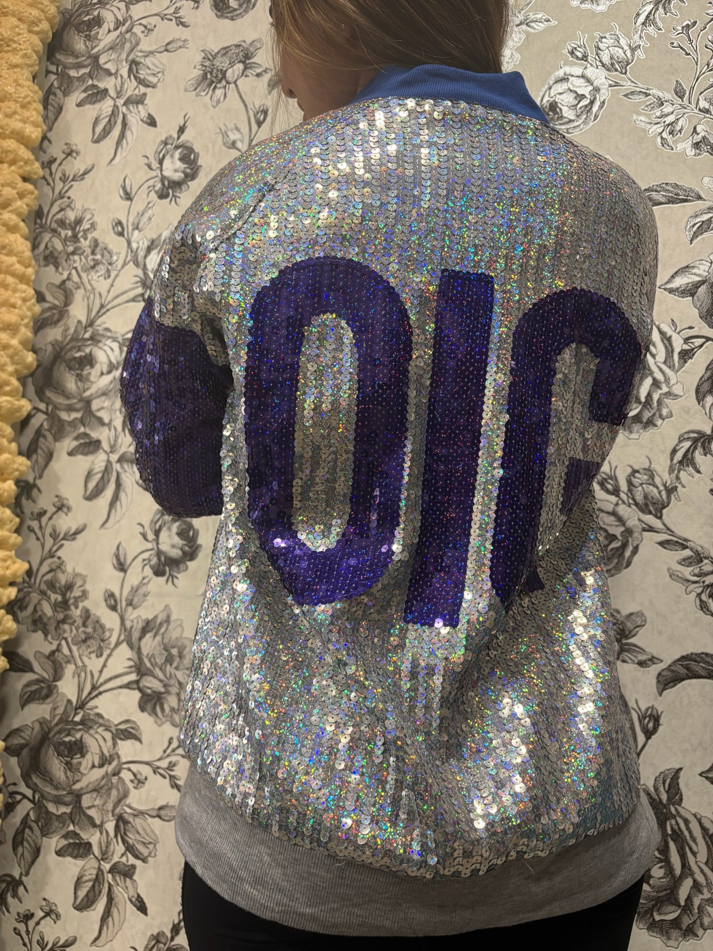Bomber sequins