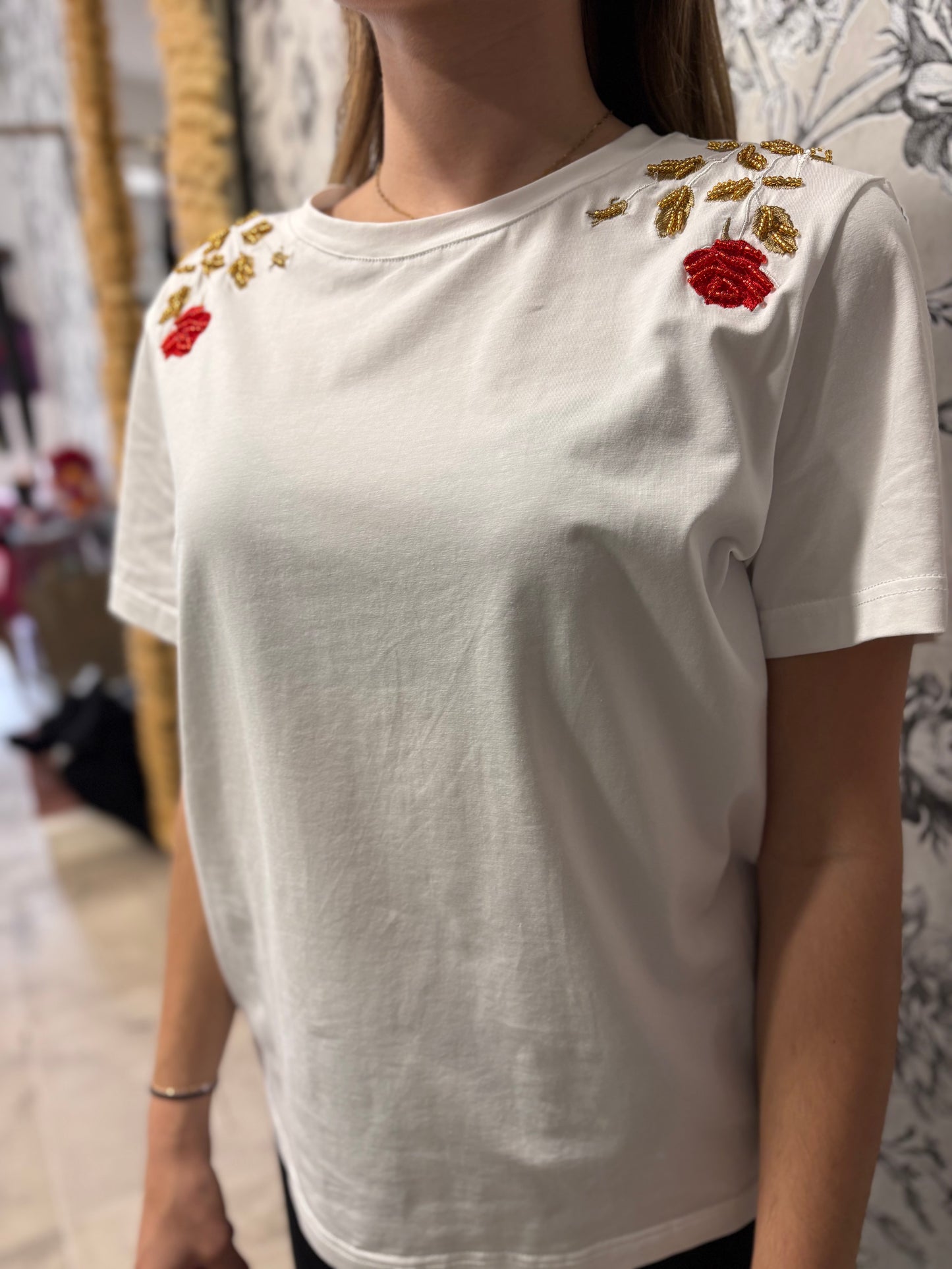 T-shirt brodé rose chic