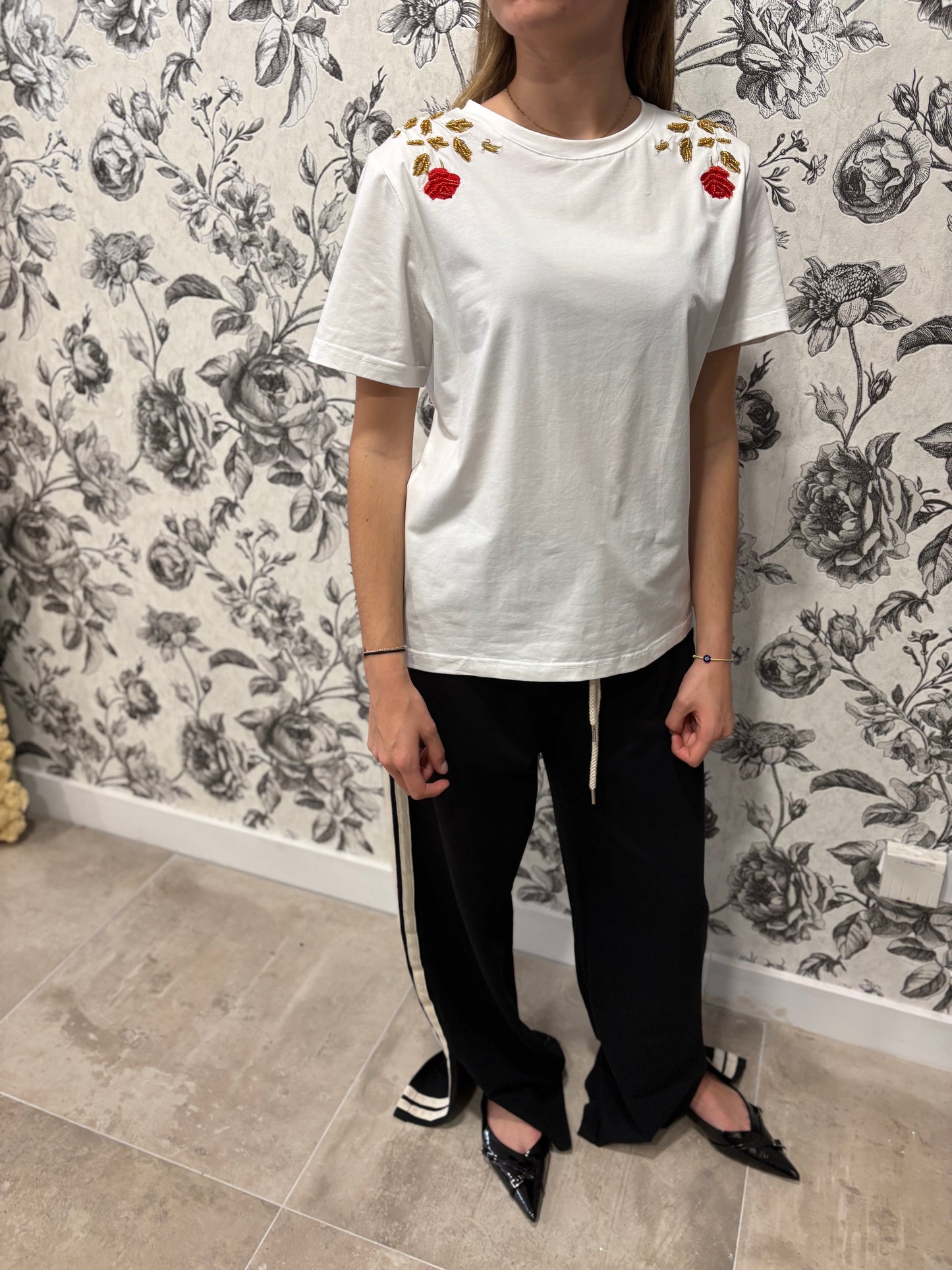 T-shirt brodé rose chic