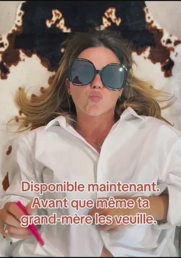 Charger la vidéo : Découvrez une sélection exclusive de vêtements alliant style, audace et originalité. Ici, chaque pièce est pensée pour celles qui aiment se démarquer, avec des collections en édition limitée qui subliment votre personnalité. Mode contemporaine, coupes audacieuses et matières soigneusement choisies.                                ✨Entrez dans un univers où chaque tenue raconte une histoire.